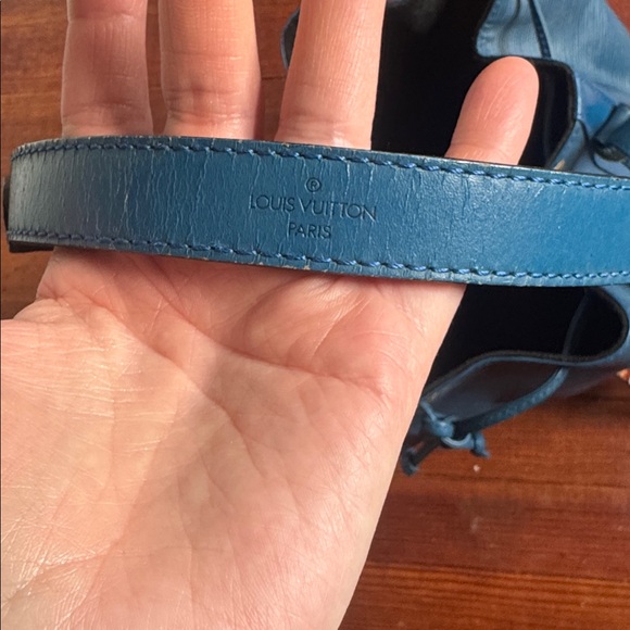 Louis Vuitton Epi Noe Bucket Bag - Picture 5 of 12